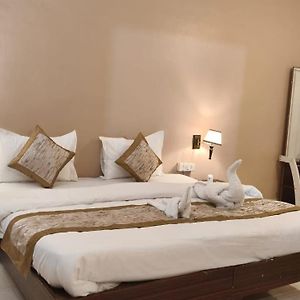 Hotel Shree Krishna Jungle Resort